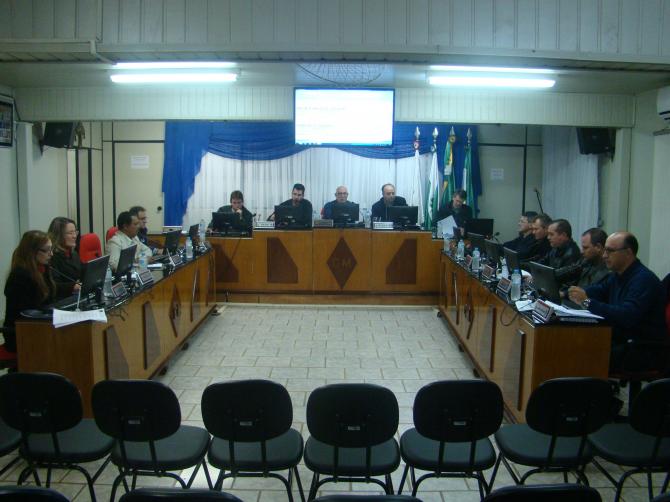 Câmara Municipal de Laranjeiras do Sul realiza sessão na noite desta segunda feira 06 de junho de 2016